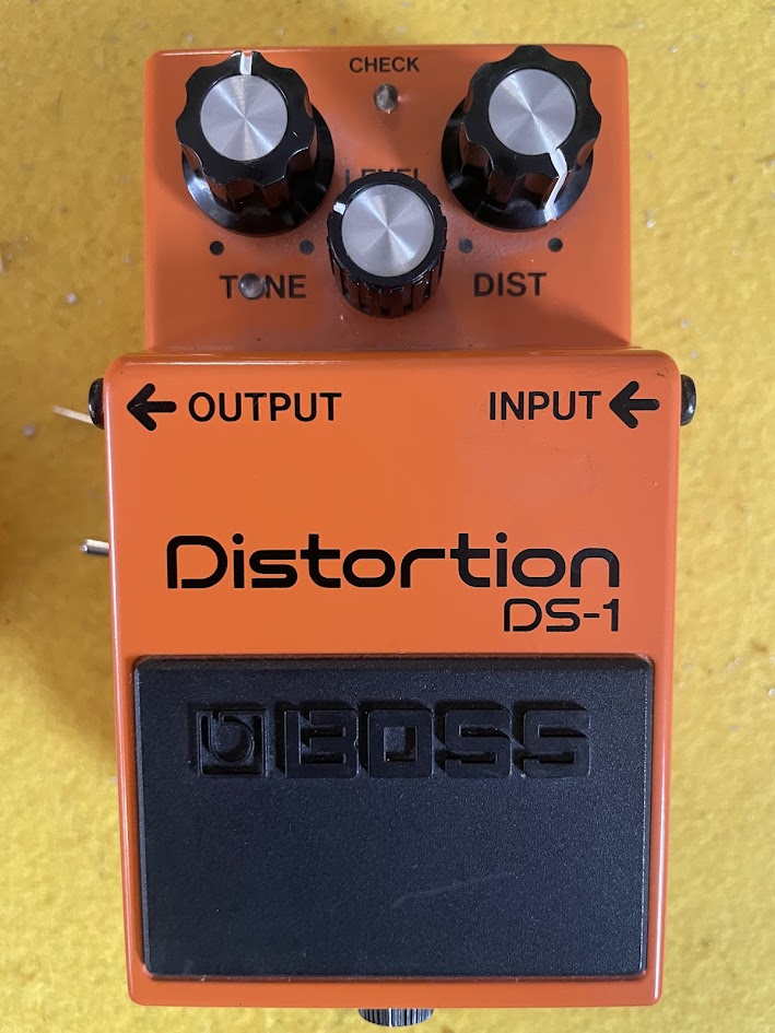 BOSS DS1 con modifica Keeley ULTRA MOD e ALL SEEING EYE fatta da me